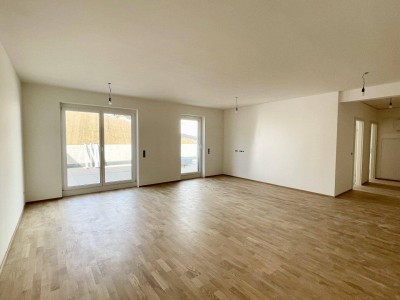 Neubau Erstbezug Drei Zimmer Wohnung mit Terrasse