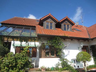 Eindrucksvolles Landhaus mit Sauna in ruhiger Höhenlage ca. 3.400 qm Grundstück mit Weitblick