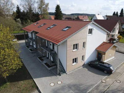 Schöne OG-3-Zimmer-Wohnung m. Einbauküche u. großzügigem Balkon und offener Galerie