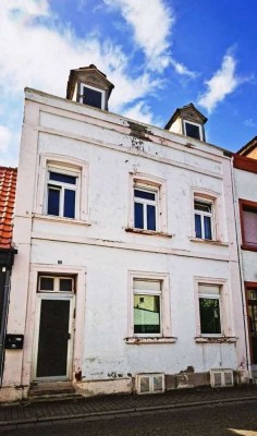 Reihenmittelhaus im Stadtkern neben der Universität *NURHANDWERKER*