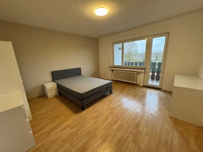 WG geeignete 3 ZKB Wohnung mit Balkon und neuem Bad, Einbauküche