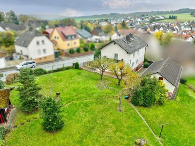 VIELSEITIG NUTZBARE IMMOBILIE + BAUPLATZ IN TAUNUSSTEIN!