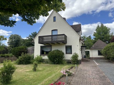 * Uslar * Gepflegtes Einfamilienhaus auf großzügigem Grundstück * unterkellert * Stellplätze *