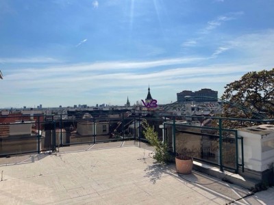 Exklusive 5-Zimmer-DG Wohnung mit Sauna und großer Dachterrasse!