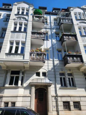 Gohlis-Süd: 5 Zimmer I Balkon I Tageslichtbad mit Wanne I Gäste-WC mit Dusche