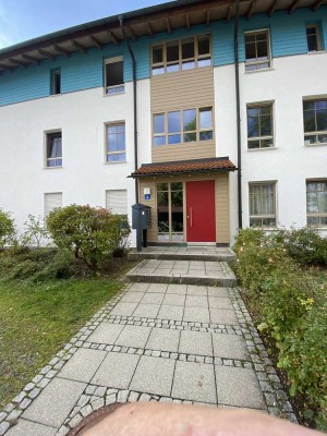 Sonnige 3-Zimmer Wohnung mit Balkon in Oberhaching