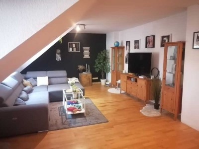 Großzügige Wohnung mit privatem Garten und ausgebautem Dachgeschoss