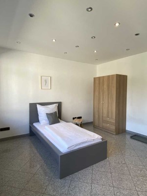 Heidelberg-Kirchheim, möbliertes Einzelzimmer in luxuriös ausgestatteter 3er-WG mit Balkon