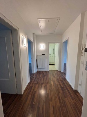 Helle Dachgeschosswohnung in Meerbusch-Büderich