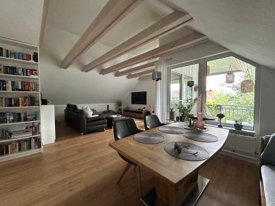 - provisionsfrei - vollst. renovierte 3-Raum-DG-Wohnung mit gehobener Innenausstattung