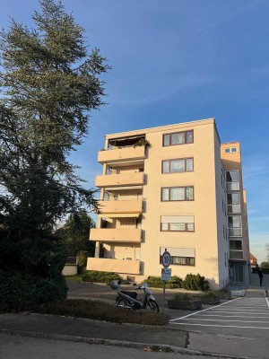 Helle, gepflegte 3 Zimmer-Wohnung mit Balkon und Tiefgaragenstellplatz