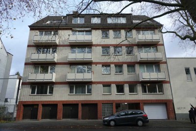 Köln, helle 2-Zi- Whg, 4. OG, 2 Balkone, Parkett, Aufzug
