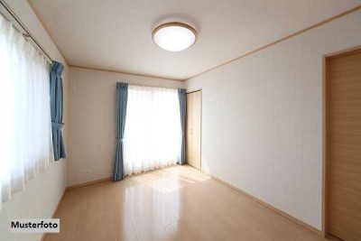 1/2 Anteil - 2-Familienhaus