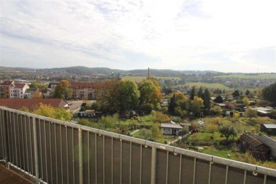 Sonnige, modernisierte 3-Zimmer-Wohnung mit tollem Weitblick und Bad mit Fenster!