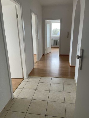 Ansprechende und modernisierte 4-Zimmer-Wohnung mit Balkon und EBK in Bad Dürrheim