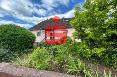 Gepflegtes Einfamilienhaus mit großem Garten in idyllischer Lage