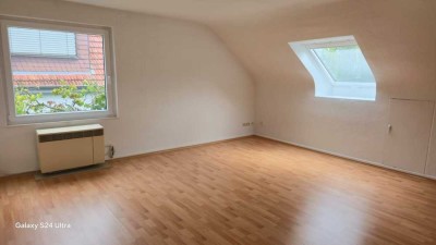 Helle 1-Raum-DG-Wohnung in Frankfurt am Main