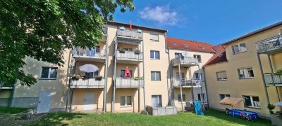 Hier stimmt alles!  Schöne Dreiraumwohnung mit perfektem Grundriss, Stellplatz und Balkon!