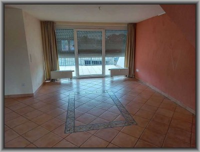 Nr. 1951 * Großzügige 4-Zimmer Wohnung mit toller Dachterrasse in Wo-Horchheim *