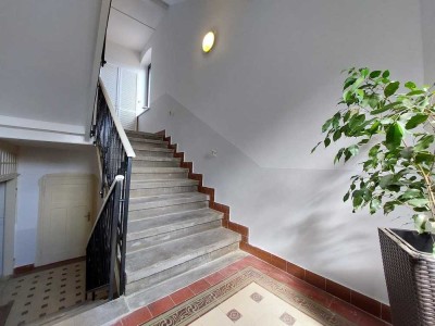STILVOLLE VILLA FÜR IHR TRAUMLEBEN - FRISCH RENOVIERT