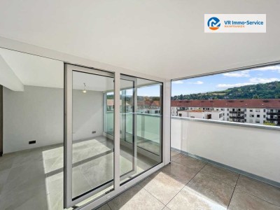 Modernes Luxusdomizil in Bestlage - Hochwertiges Dachgeschossjuwel mit Festungsblick