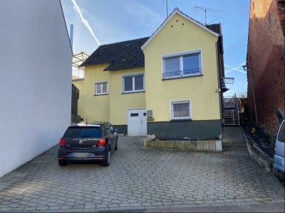 Freistehendes Einfamilienhaus mit viel Stauraum und Remise in Schorndorf-Haubersbronn