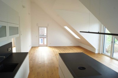 3 Zimmer-Dachgeschosswohnung mit hochwertiger EBK und Balkon in Jugenheimer Ortsmitte