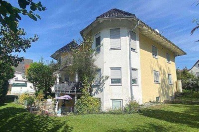 von privat: Stilvolle 5-Zimmer-OG-Wohnung mit Balkon, großer Terrasse und EBK in Mötzingen