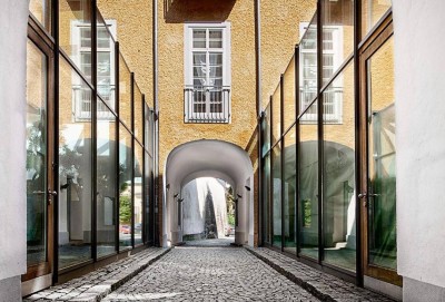RECHTE ALTSTADT - BRUDERHOF | 130 m² Altbaucharme mit 3,6 m Raumhöhe