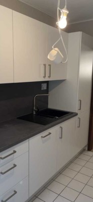 Vollständig renovierte Wohnung mit drei Zimmern und Einbauküche in Koblenz