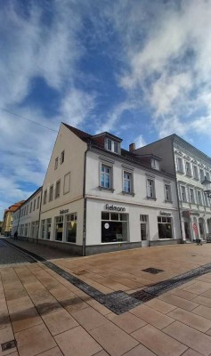 Schöne 2-Raum-Wohnung in zentraler Lage (Anfragen bitte nur per Mail!)