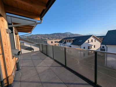 Bezugsfertig - exklusive 4 Zimmer Erstbezugs-Dachgeschoss-Wohnung mit traumhaftem Ausblick im Ortszentrum Hallwang!