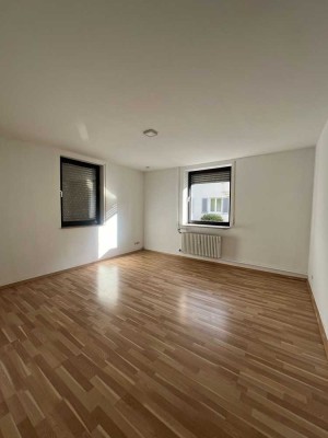 So viel Rendite gabs noch NIE! 2-Zimmer Wohnung Stuttgart-OTH inkl. Carport