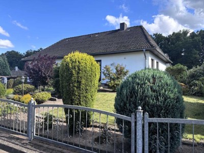 Massives Einfamilienhaus mit traumhaftem Garten und Ausbaureserve in Jesteburg