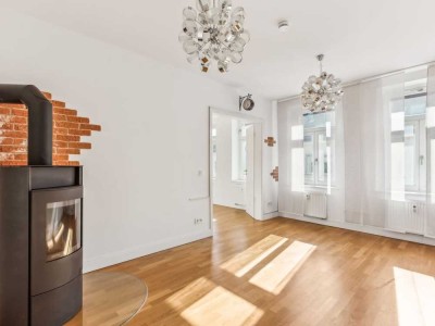 Denkmalschutz: Leerstehende 4,5-Zimmer-Maisonette mit Kamin im Brunnenviertel (Leipzig Alt-West)