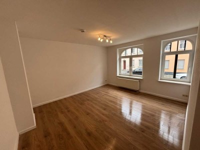 Sanierte und modernisierte 56qm 2-Raum Wohnung mit Garten, Keller!