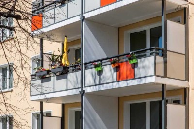 Schöne 3 Zimmerwohnung mit Balkon, Bad und Küche mit Fenster!