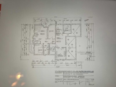 Renovierte,gr0ßzügig geschnittene 3 Zimmer-Wohnung in ruhigem Wohngebiet