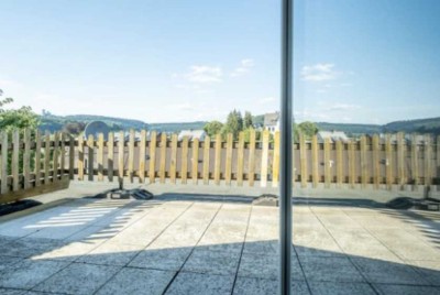 Geräumige 8-Zimmer-Wohnung mit Balkon in Siegen