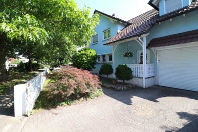 Traumimmobilie mit variabler Nutzung - Freistehendes Wohnhaus & Einliegerwohnung in imposanter Lage