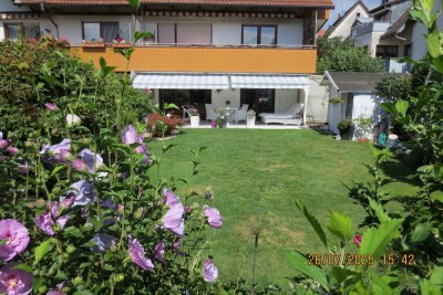 Zentral 2,5 Zi-ETW mit eigenem Garten, TG-Stellplatz u. großem Hobbyraum, EG, sehr gepflegt