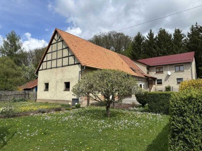 Ein Wohnfühlort in schöner Randlage - großes EFH bis 2FH mit Garten
