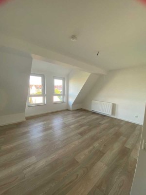 Komplette 4er-WG neu zu vergeben mit eigenem Garten