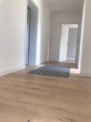 Wohnen im Grünen: 3-Zi.-Traumwohnung mit Sonnenbalkon & Stellplatz in der beliebten Waldsiedlung