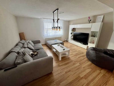 *TOP* Lichtdurchflutete 3-Zimmer-Wohnung mit eigenem Hauseingang und gepflegtem Garten