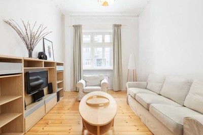 Schliemannstraße, Helmholtzkiez: 2-Zimmer EG Wohnung mit Terrasse, Altbaudetails, Top Lage