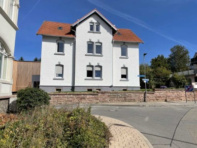 Nach Sanierung: schöne 3,5-Zimmer-Wohnung mit Einbauküche in Mosbach