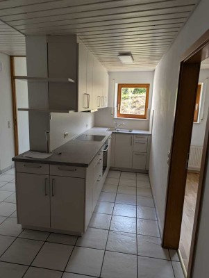 Schöne 2-Zimmer-Erdgeschosswohnung mit Balkon und Einbauküche