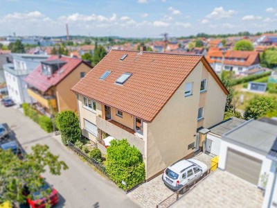 Charmantes 3-Familienhaus in ruhiger Wohnlage mit schönem Garten und zwei Garagen