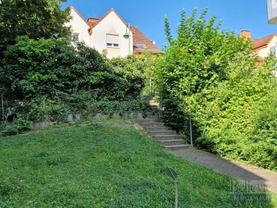 "Am Carlusbaum" gut geschnittene, moderne 3-Zimmer-Wohnung mit Balkon, Kamin und TG-Platz